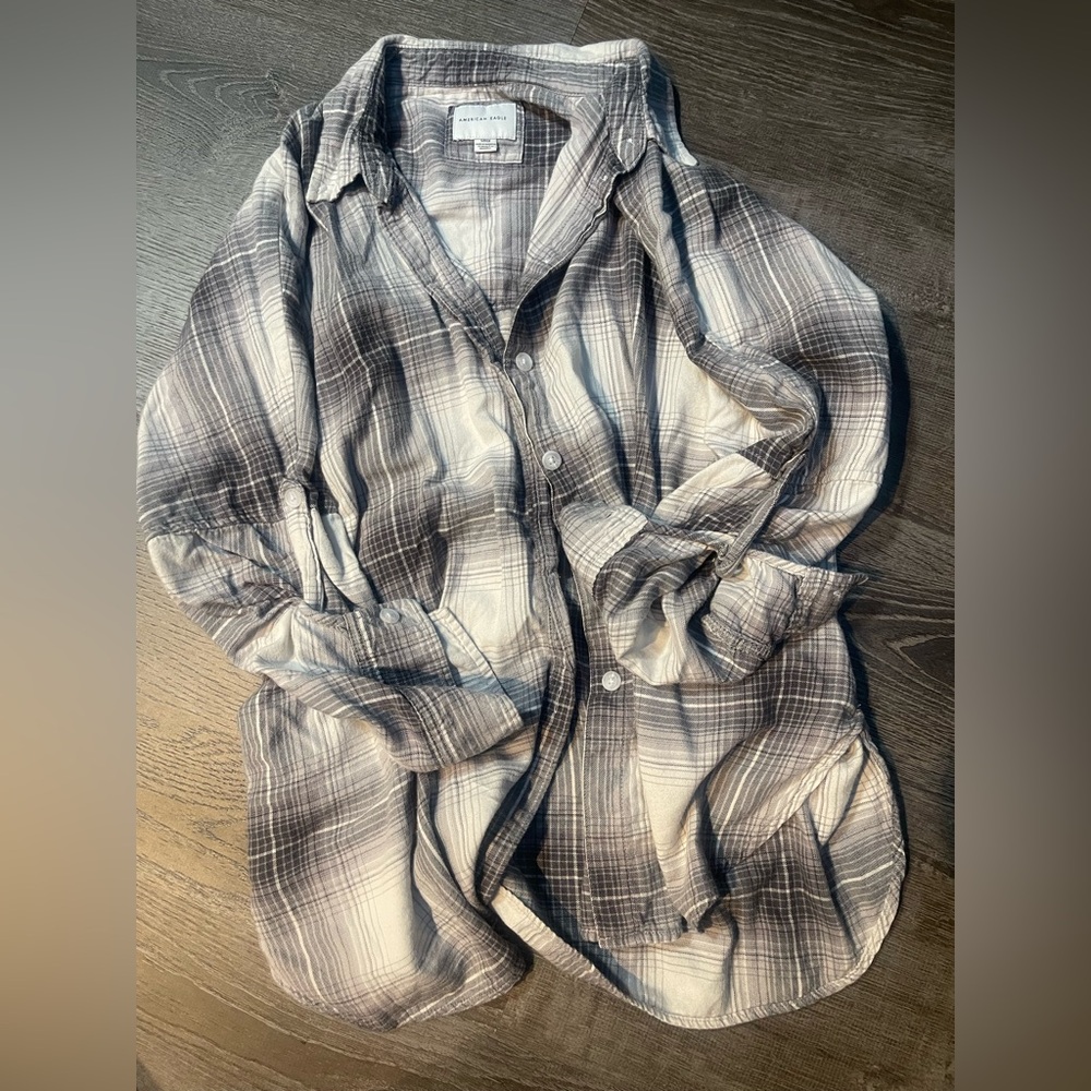 America Eagle Gray Plaid Button-Up Shirt